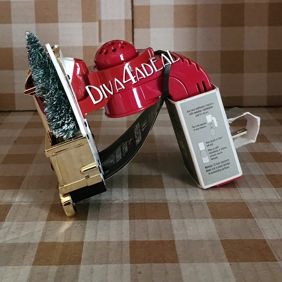 Bath & Body Works TRAIN PROJECTOR Wallflower Plug-In & Wallflower Refill - Picture 3 of 5